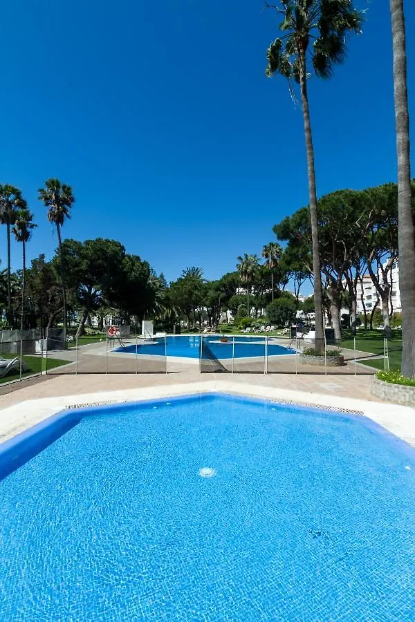 Marbella Banus Suites - Daisy Playas Del Duque Banus Beach Apartment Spagna