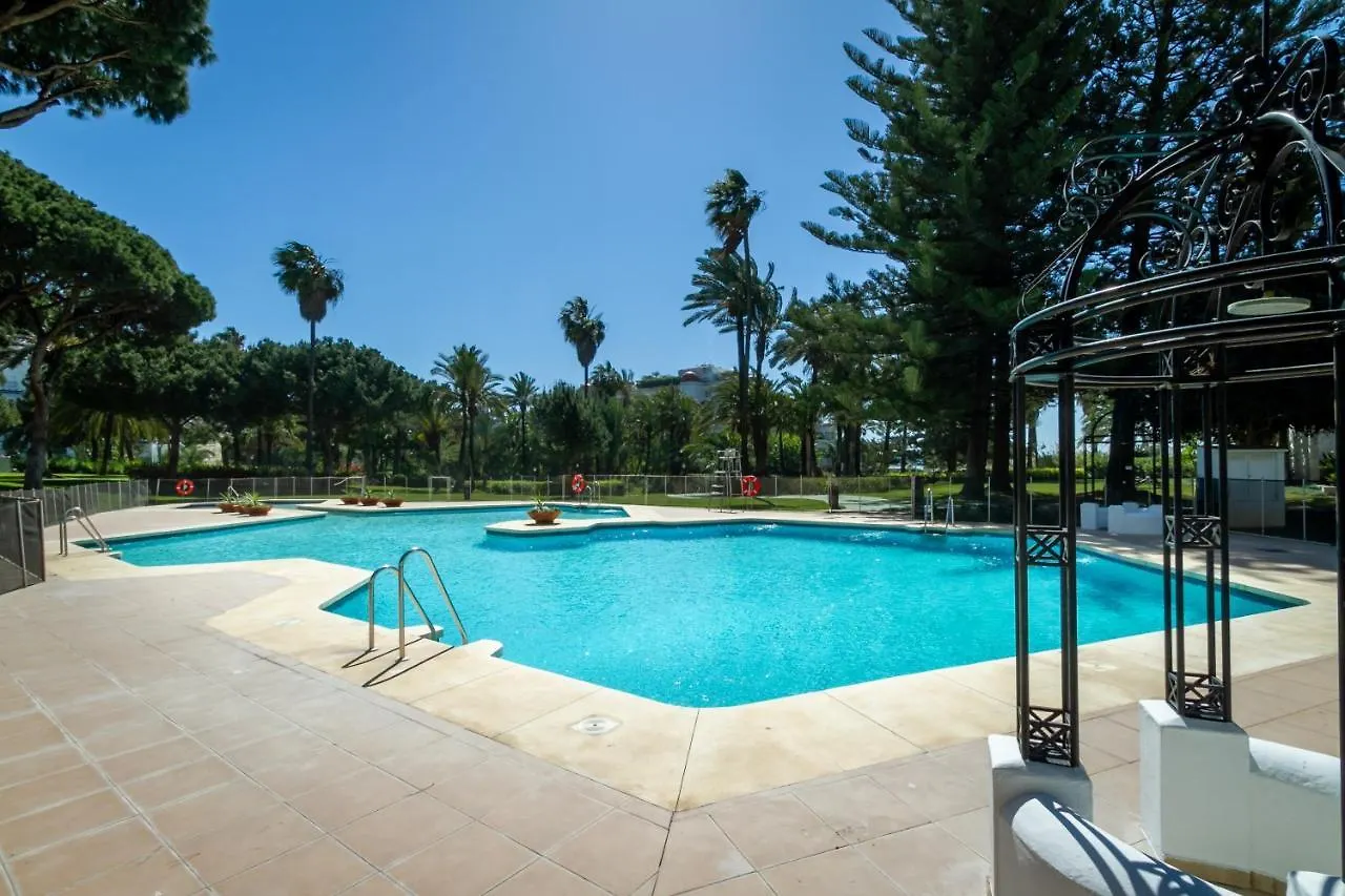 Marbella Banus Suites - Daisy Playas Del Duque Banus Beach Apartment Hiszpania