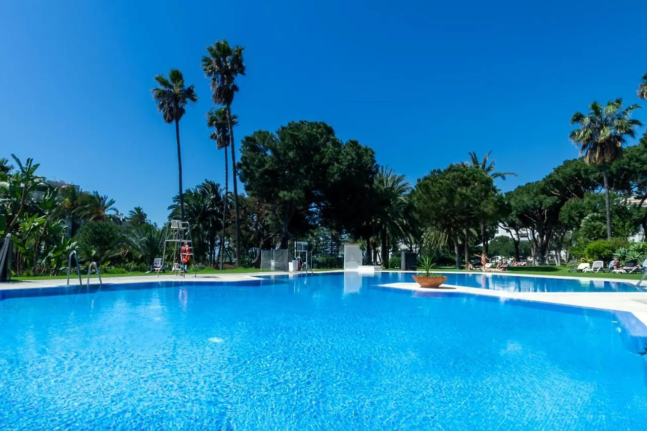 Marbella Banus Suites - Daisy Playas Del Duque Banus Beach Apartment