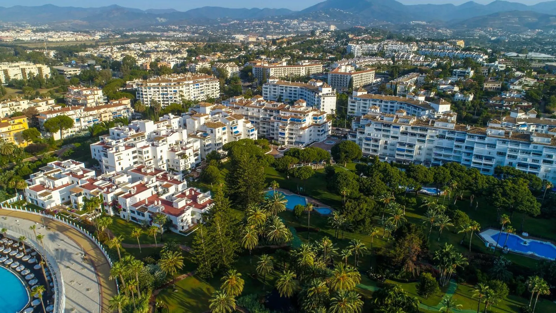 Marbella Banus Suites - Daisy Playas Del Duque Banus Beach Apartment Spagna