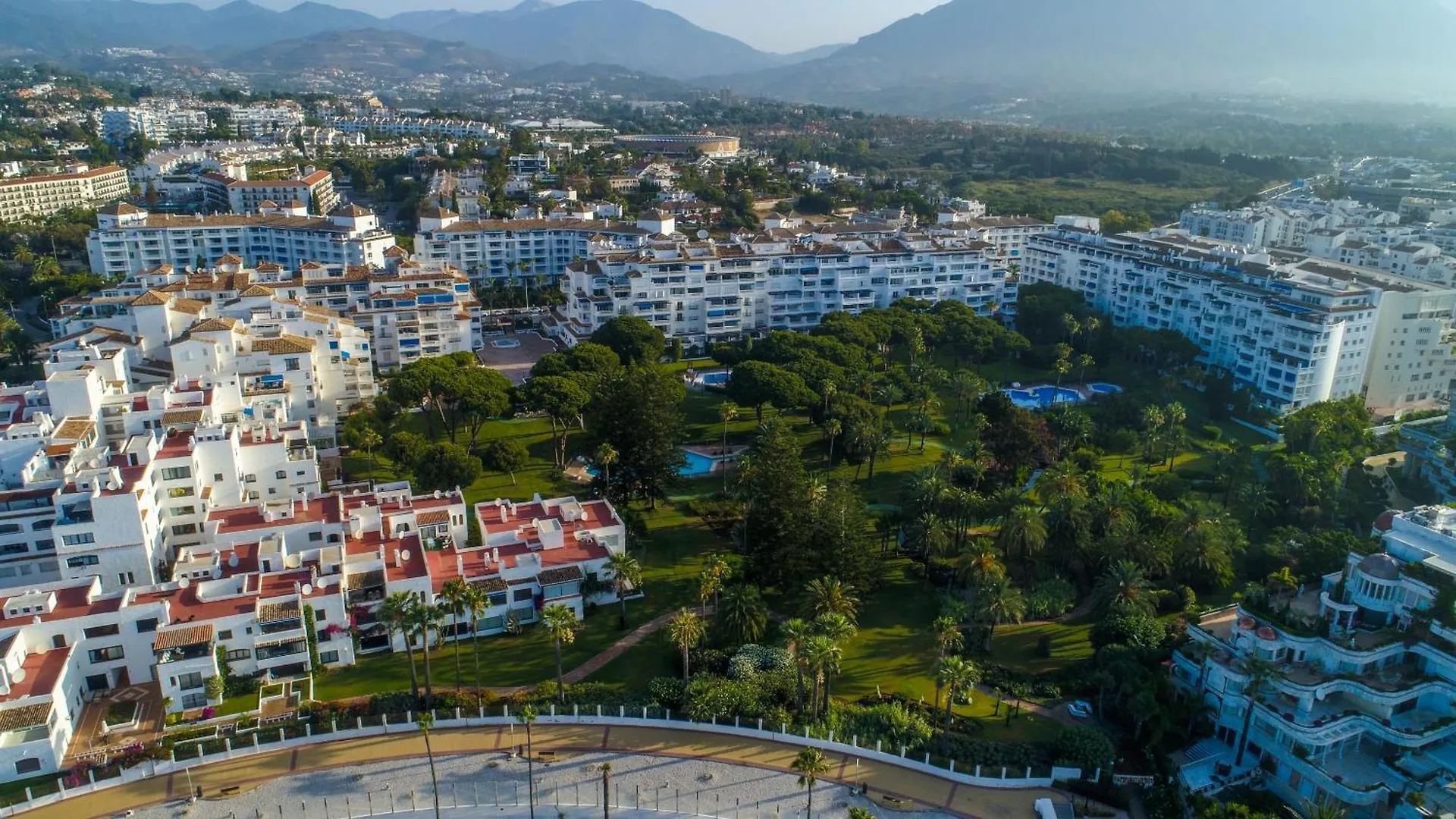 Marbella Banus Suites - Daisy Playas Del Duque Banus Beach Apartment